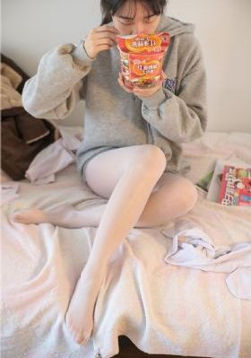 我和女同桌互摸下部